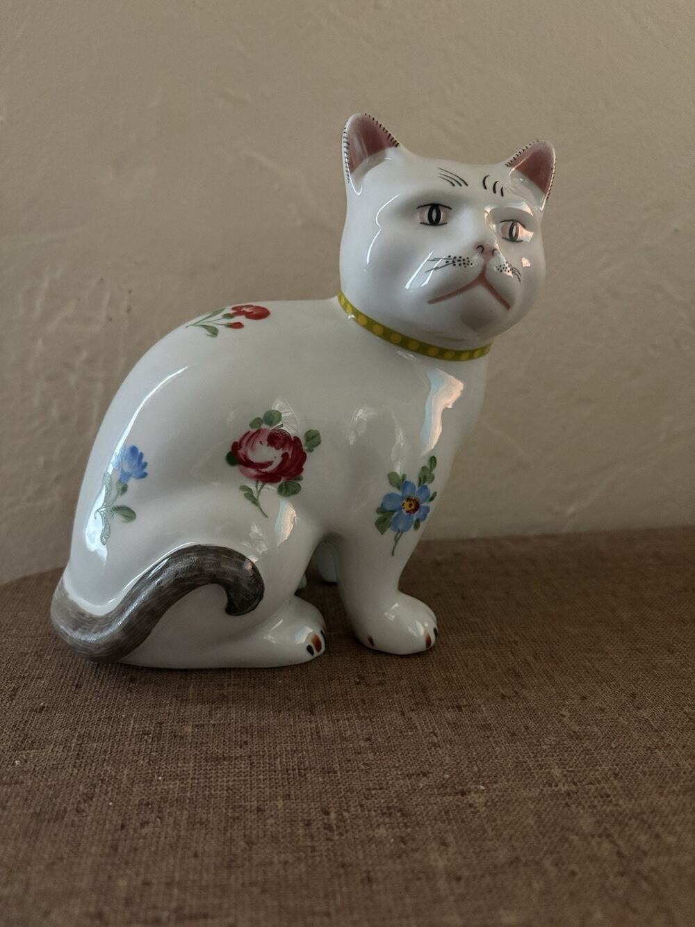 Vintage MMA Metropolitan Museum of Art Porcelain Cat Figurine White Floral 6”